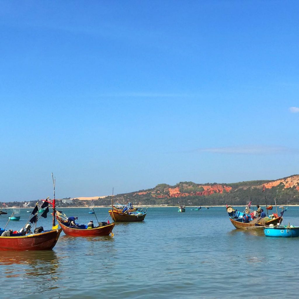 Biển Hòn Rơm trong tour du lịch Mũi Né