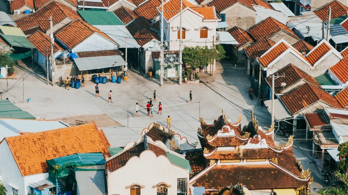 Khoảng sân sinh hoạt tại làng Hà Liên Nha Trang