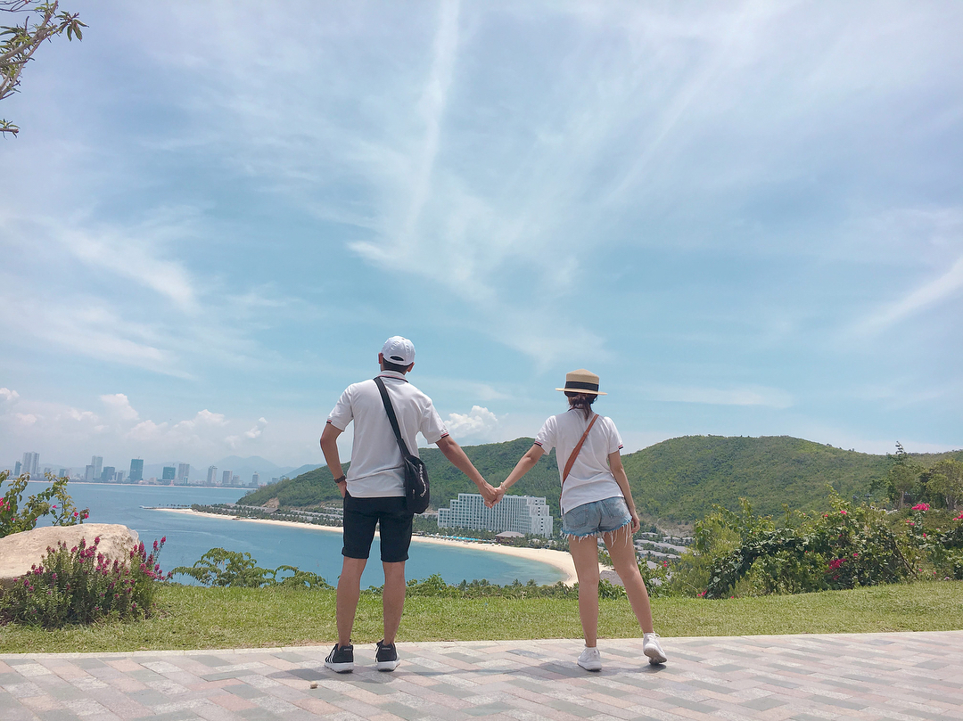 Khách du lịch check-in sang chảnh tại resort Nha Trang