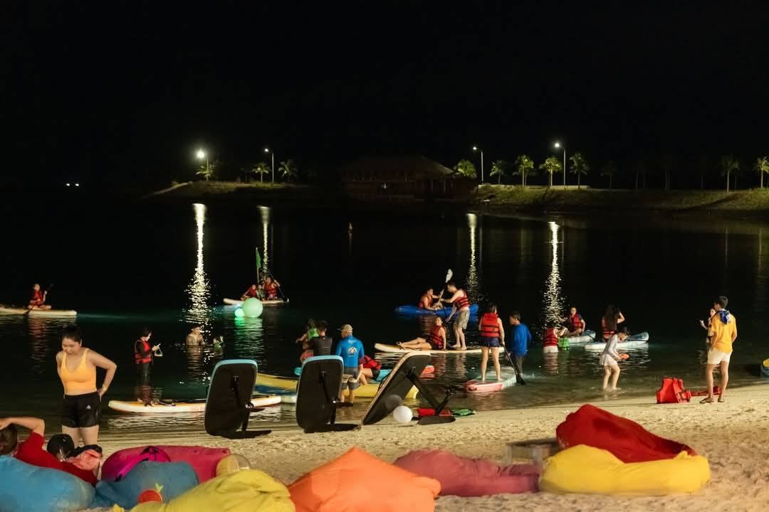 Marina Beach Club bãi tắm đêm Nha Trang