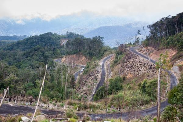 Khung cảnh thiên nhiên đỉnh Hòn Bà trong chuyến du lịch Nha Trang tự túc