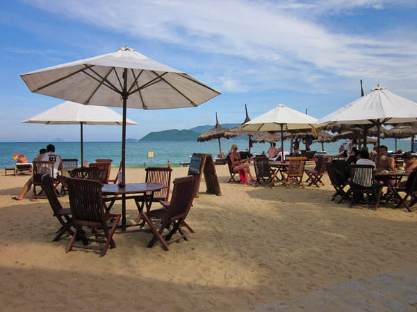 Vẻ đẹp quyến rũ của bãi biển du lịch Nha Trang