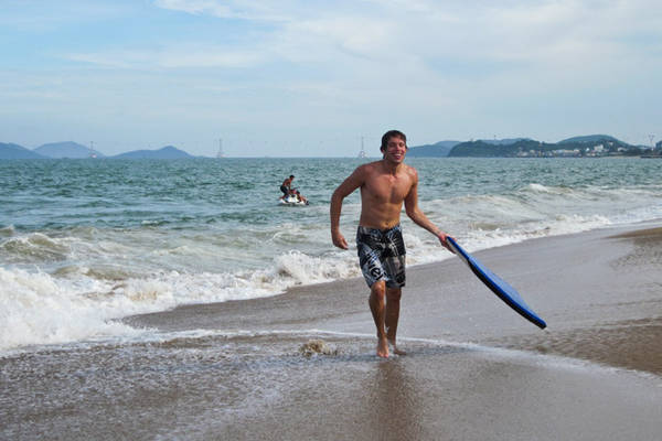 Thưởng thức hải sản tươi ngon trên bãi biển Nha Trang