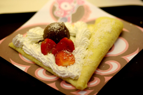 Bánh crepe kiểu Nhật - món ăn đường phố Tokyo
