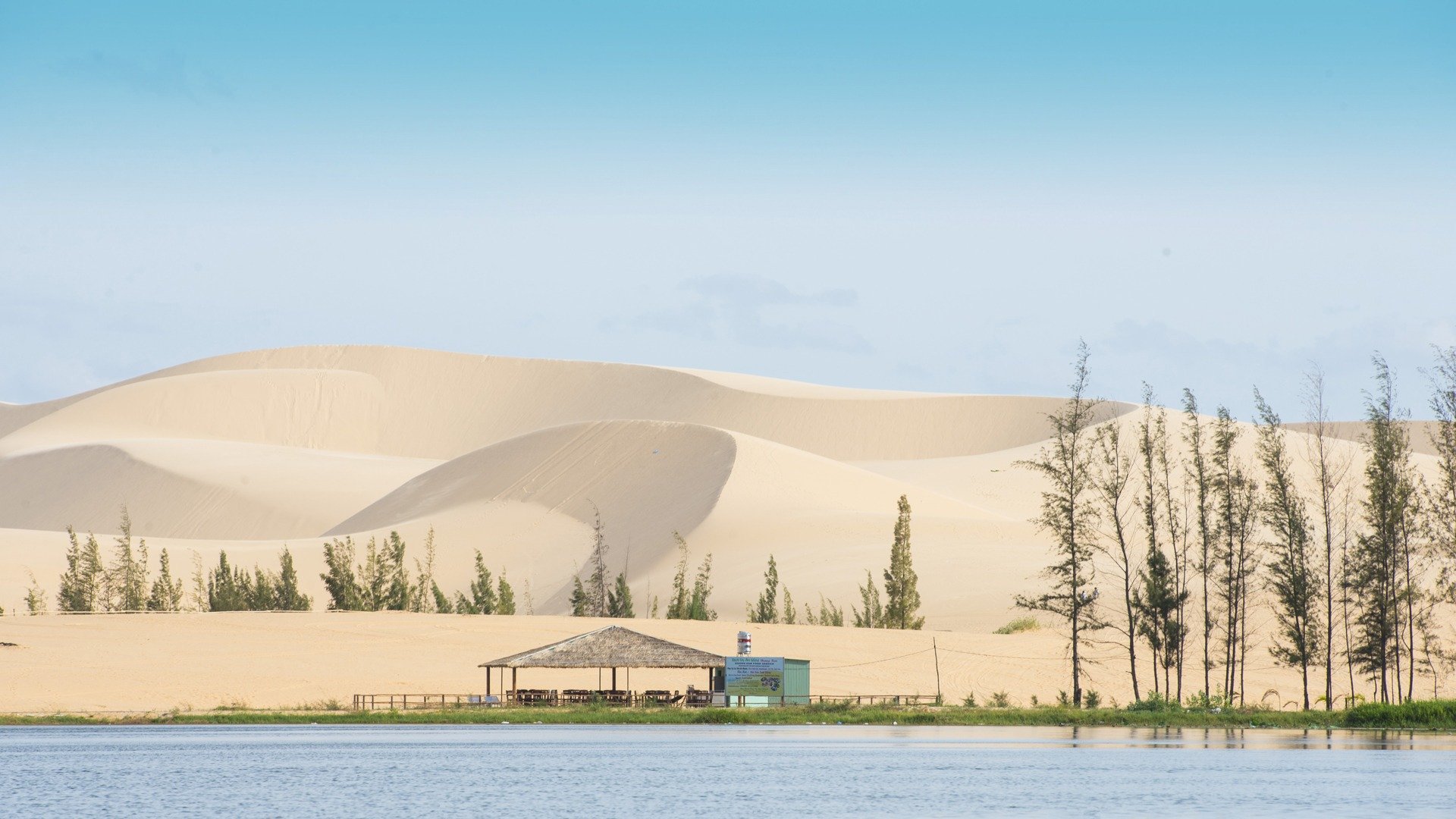 Bàu Trắng du lịch Phan Thiết