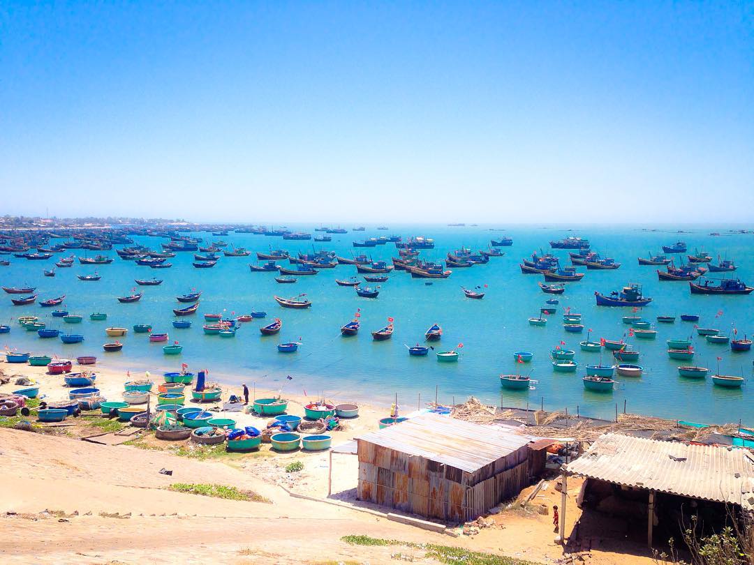 Làng chài Mũi Né tấp nập thuyền bè