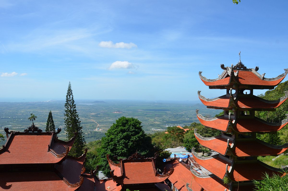 Chùa núi Tà Cú - điểm du lịch Phan Thiết