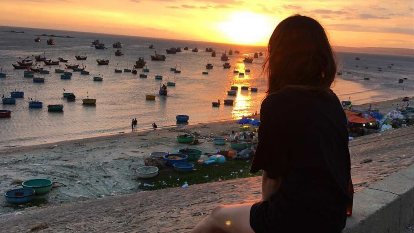 Hoàng hôn nhuộm đỏ làng chài Mũi Né