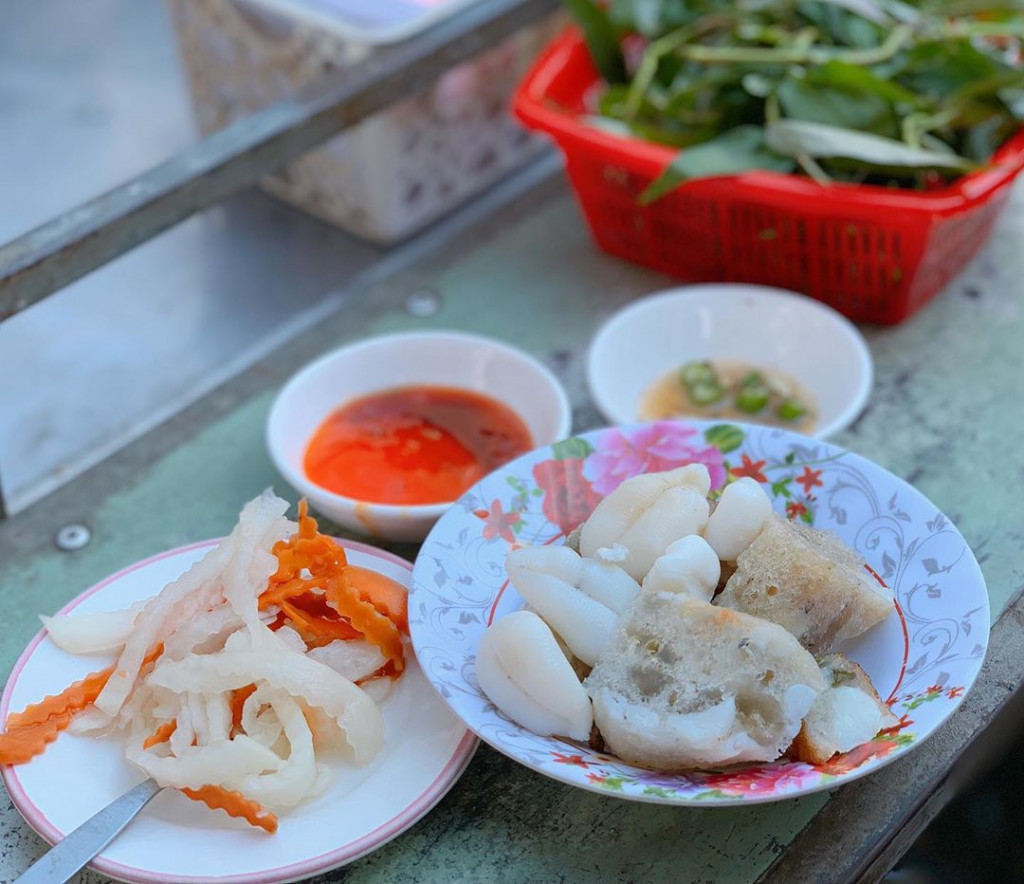 Trứng mực độc đáo. Ảnh: phanthietvn.com