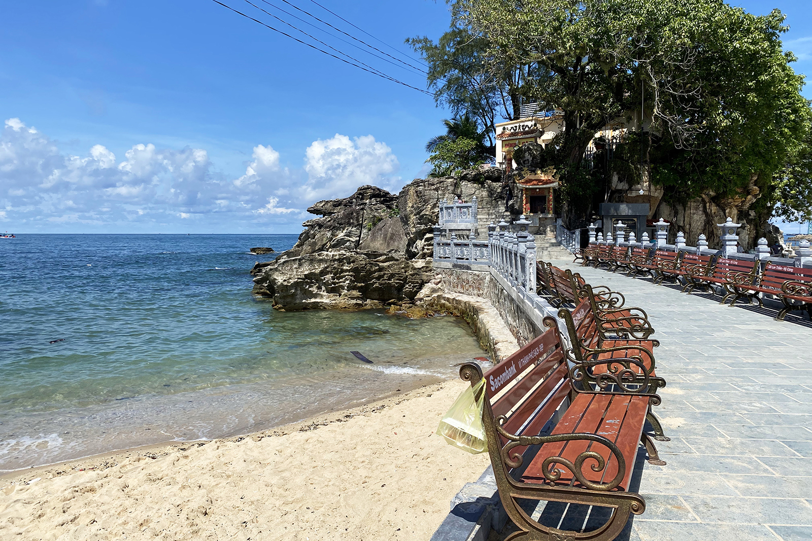 Dinh Cậu Phú Quốc điểm đến tour Tết Phú Quốc