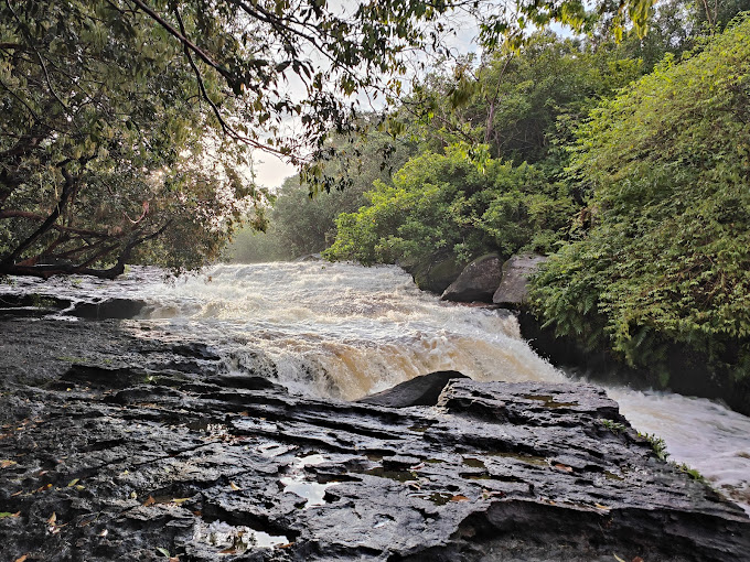 Suối Đá Bàn.