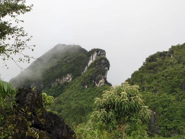 Núi Hàm Rồng. Ảnh:vn.worldmapz