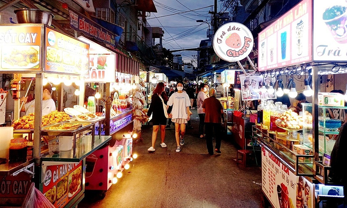 Phố ẩm thực đường Hồ Thị Kỷ quận 10