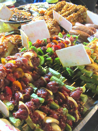 Món ăn tại khu phố ẩm thực Sài Gòn đường Vạn Kiếp