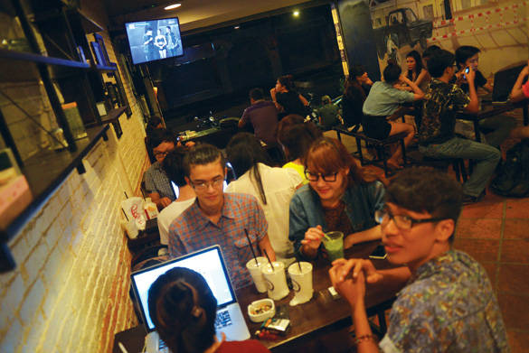Café ở Sài Gòn có đủ thể loại từ lề đường đến sang chảnh, muốn kiểu gì có kiểu đó
