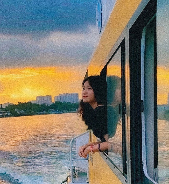 Ngắm Sài Gòn lên đèn từ thuyền