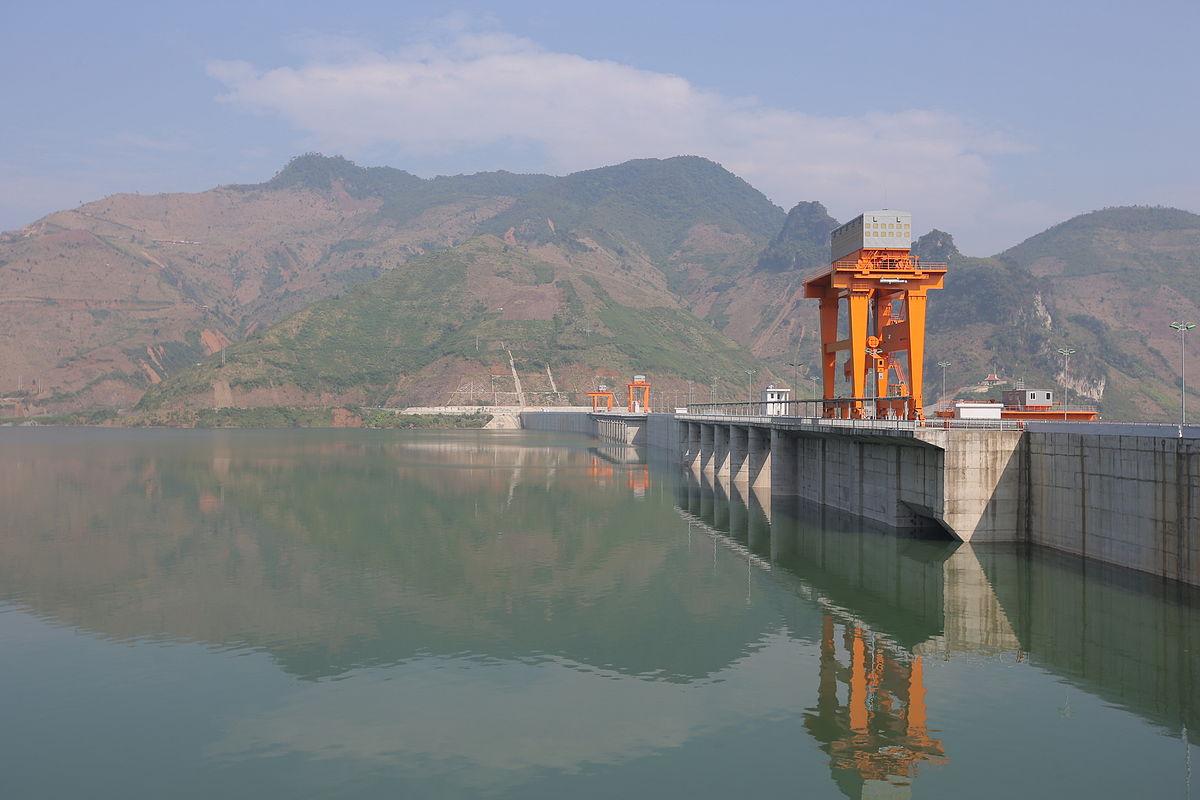 Thủy điện Sơn La trên sông Đà