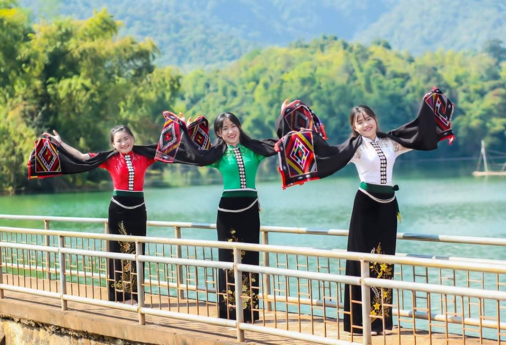 Trang phục truyền thống đồng bào Thái
