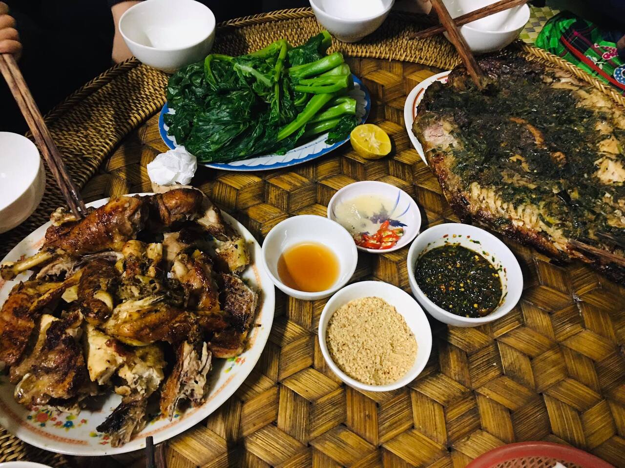 Mâm cơm bản Mòng đặc sắc