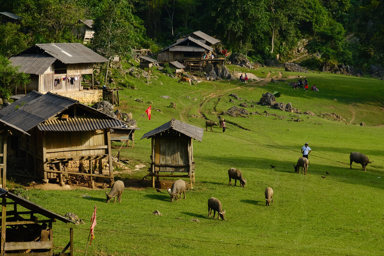 Làng nguyên thủy Hang Táu Sơn La