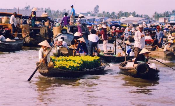 Chợ nổi miền Tây du lịch Tết miền Nam