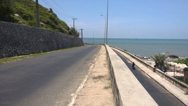 Đường ven biển Long Hải du lịch Tết miền Nam