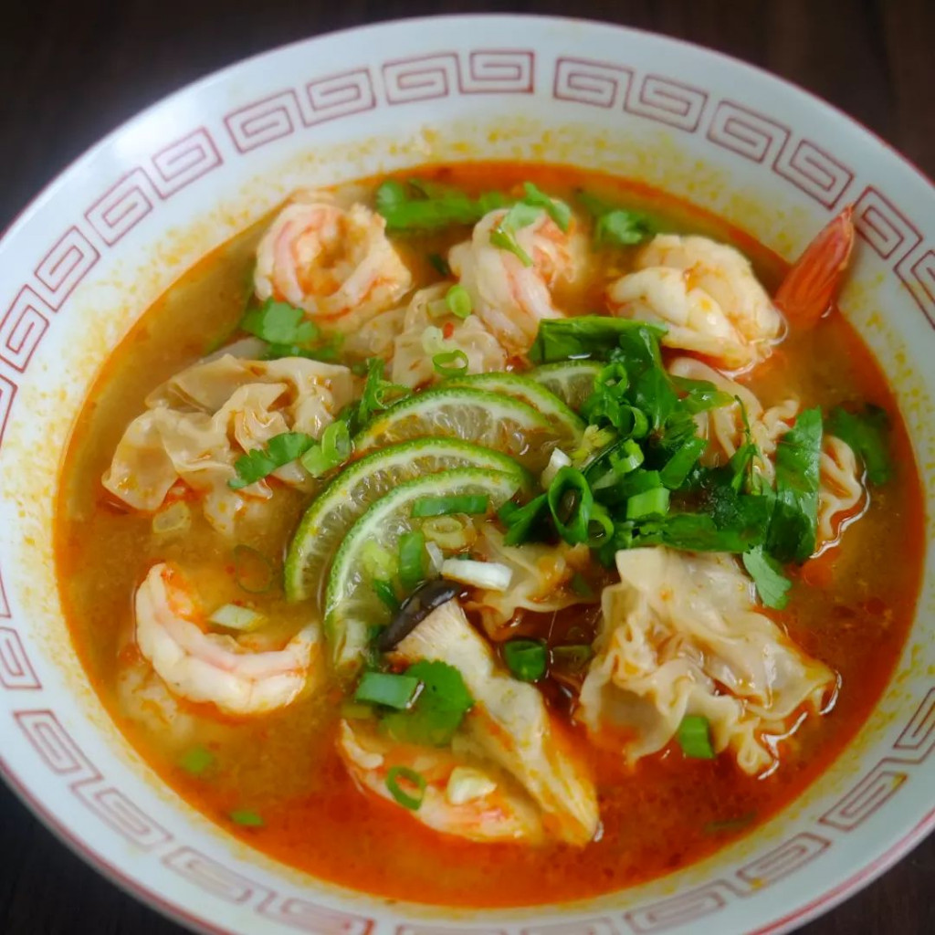 Tom yum - món đặc sản Thái Lan nổi tiếng chua cay
