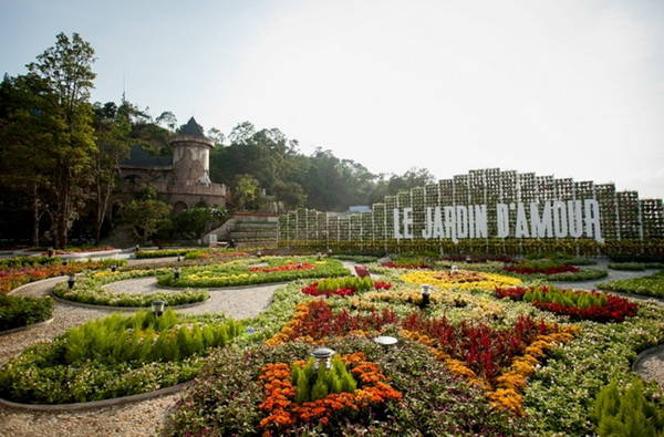 Du lịch tháng 7 Đà Nẵng tham gia Lễ hội hoa Bà Nà