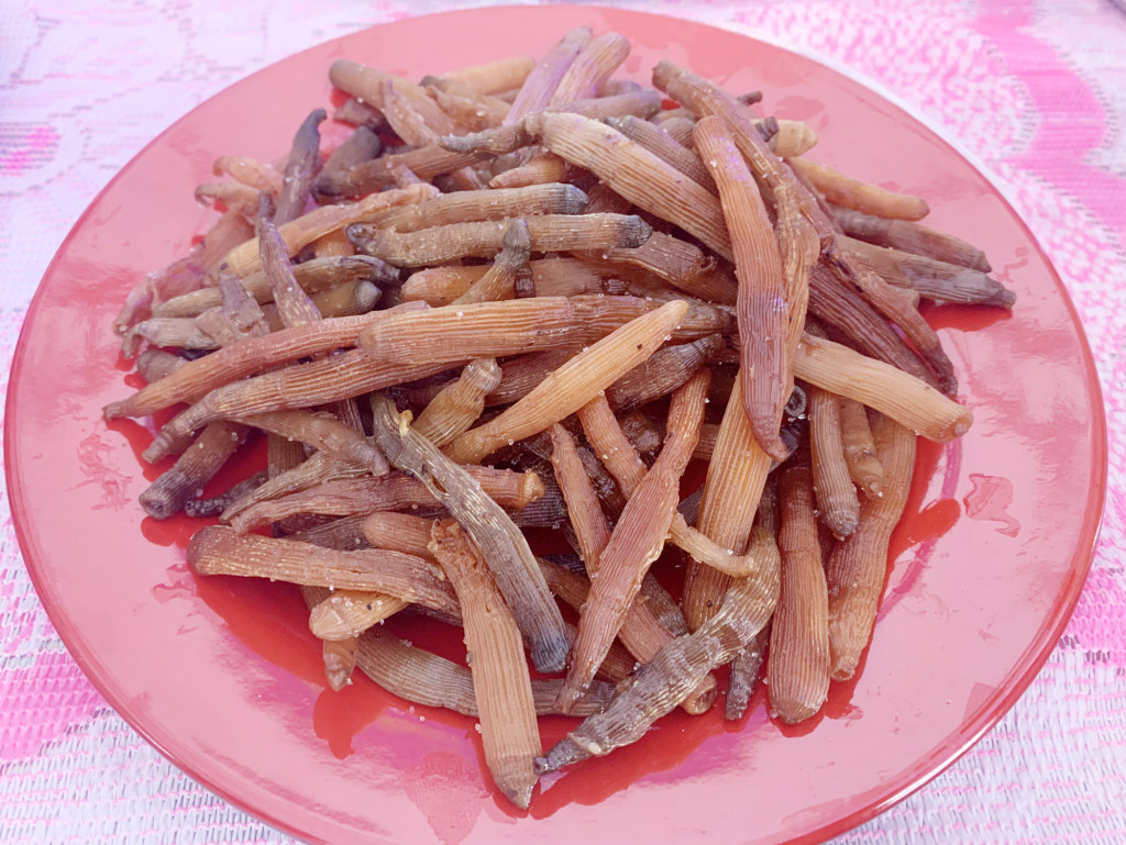 Sá sùng khô rang qua dầu ăn. Ảnh: Báo Quảng Ninh.