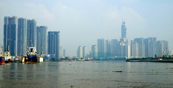 Hành khách đi tàu chủ yếu là trải nghiệm cảm giác ngồi tàu ngắm cảnh Sài Gòn. Phần lớn du khách là người Sài Gòn, số khác là khách du lịch đến từ các tỉnh.