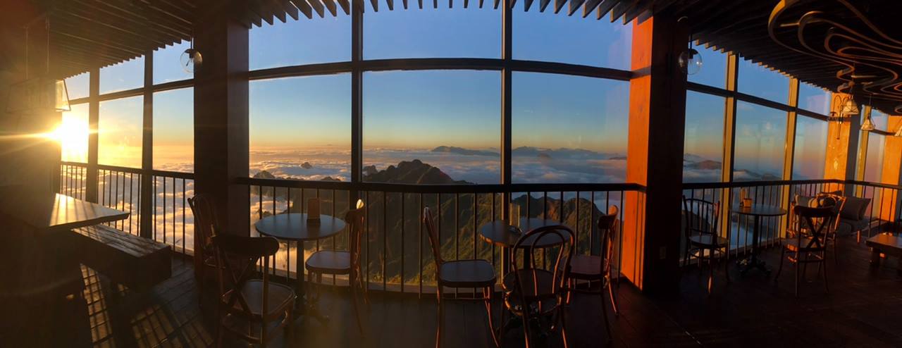 View săn mây từ Du Soleil cafe Sapa