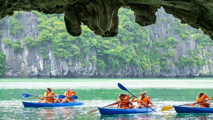 Du thuyền Dora Cruise Hạ Long ngắm hoàng hôn