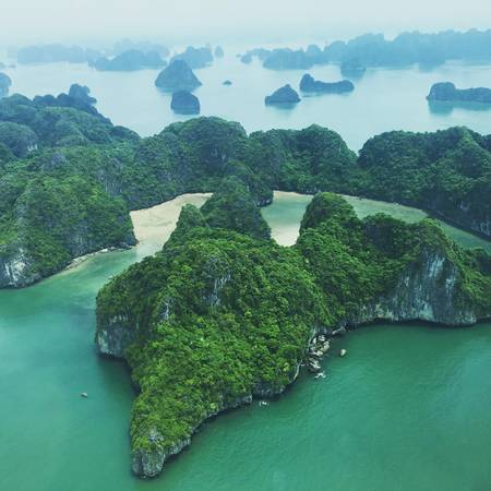 Không gian phòng tắm riêng trên du thuyền Lazalee