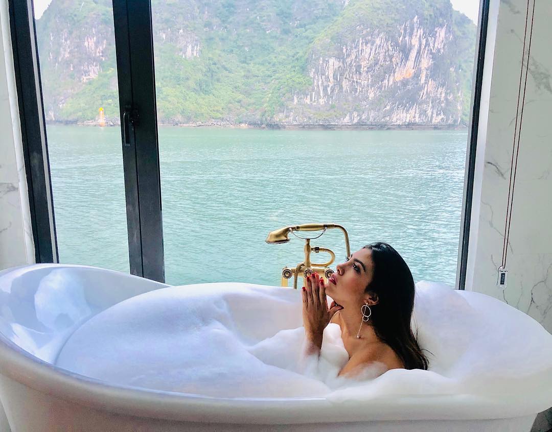 Sundeck rộng rãi trên du thuyền President Hạ Long