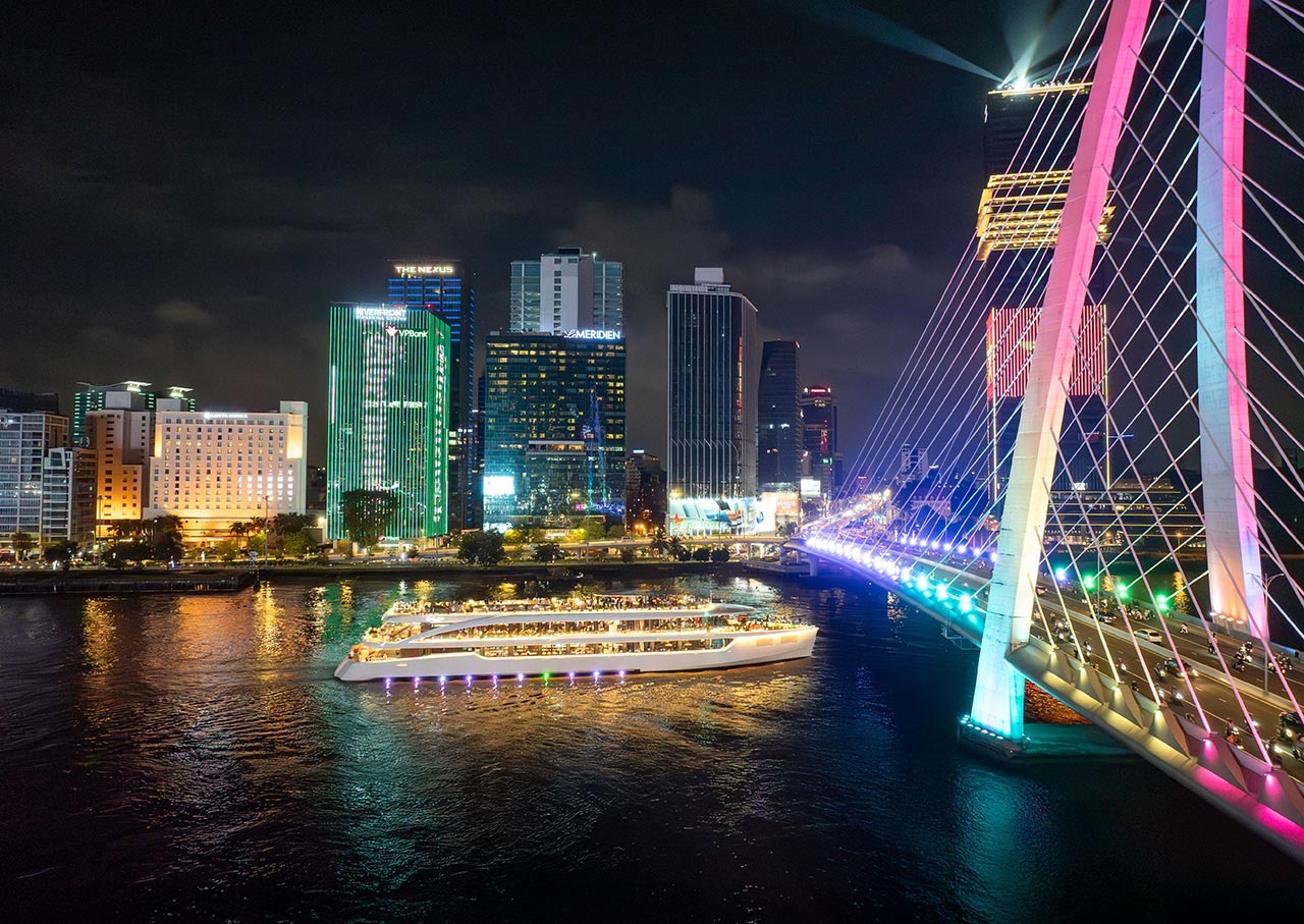 Hành trình du thuyền sang trọng Sài Gòn