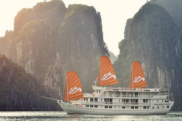 Du thuyền trên biển du lịch Vịnh Hạ Long