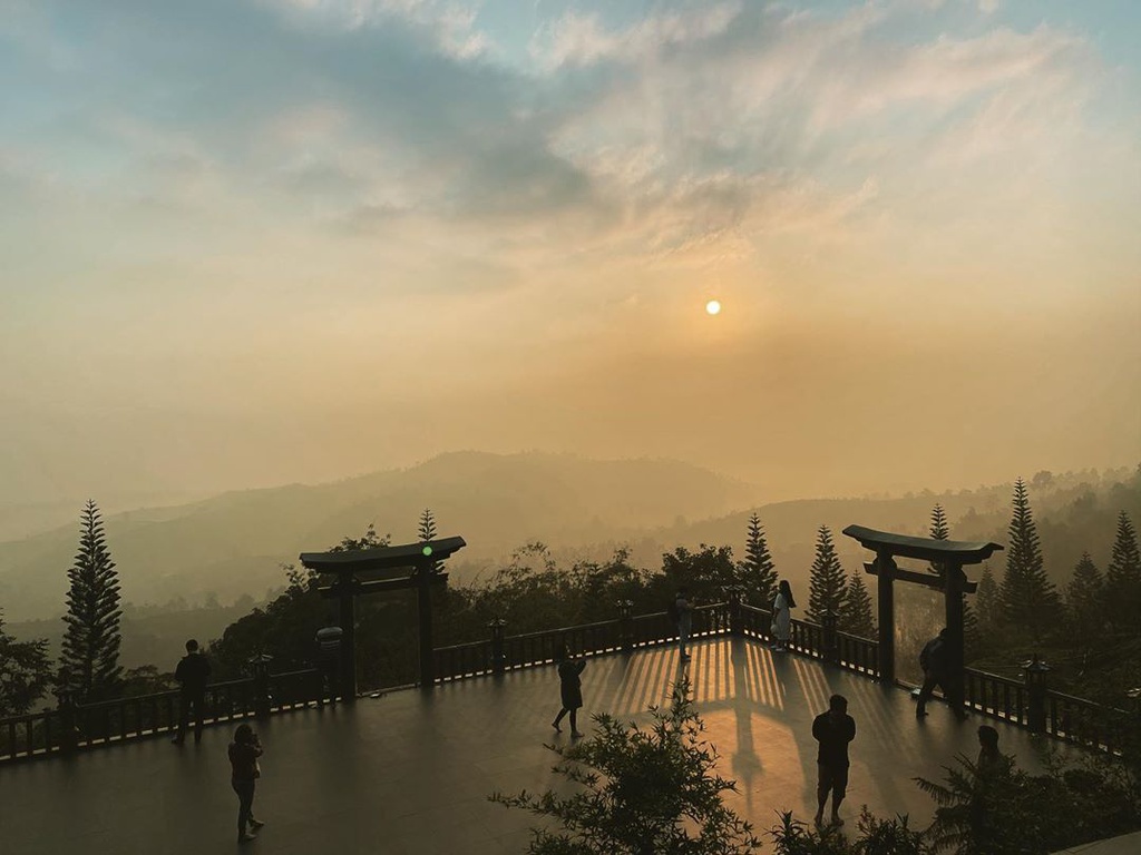 du-xuan-dau-nam-tai-nhung-ngoi-chua-dep-linh-thieng-o-da-lat-ivivu-12 du-xuan-dau-nam-tai-nhung-ngoi-chua-dep-linh-thieng-o-da-lat-ivivu-12