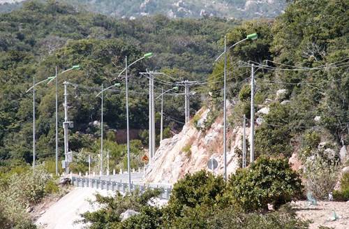 Đường DT702 từ Phan Rang đi Vịnh Vĩnh Hy