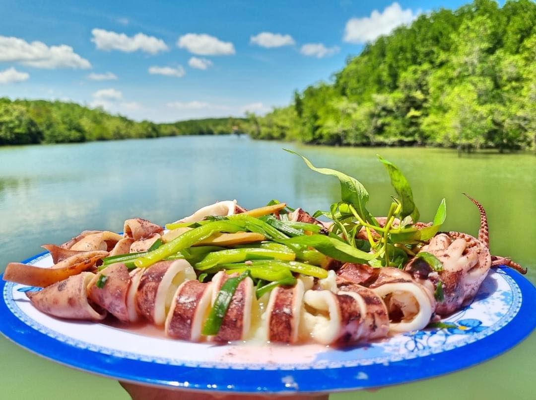 Mực hấp đặc sản đảo Thiềng Liềng