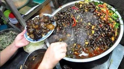Trời Quảng Ngãi trở gió hơi lành lạnh một chút mà được ăn ốc hút thì còn gì bằng. (Nguồn: Internet)