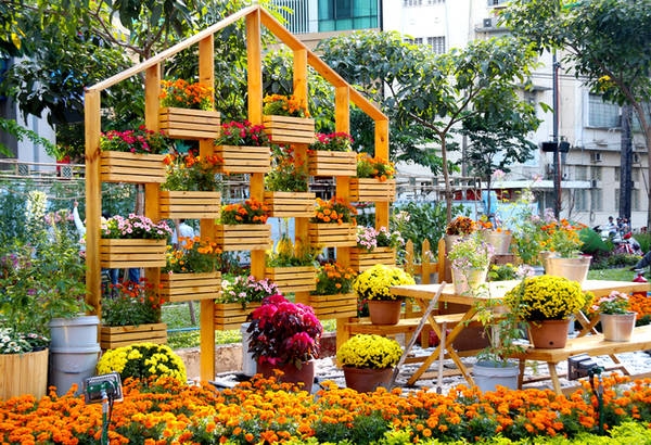 120.000 giỏ hoa tươi từ Sa Đéc, Đà Lạt tạo nên đường hoa Tết Sài Gòn