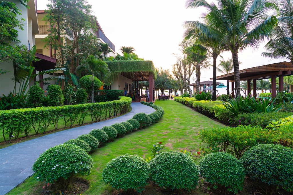Không gian xanh mát tại Dusit Princess Moonrise Beach Phú Quốc