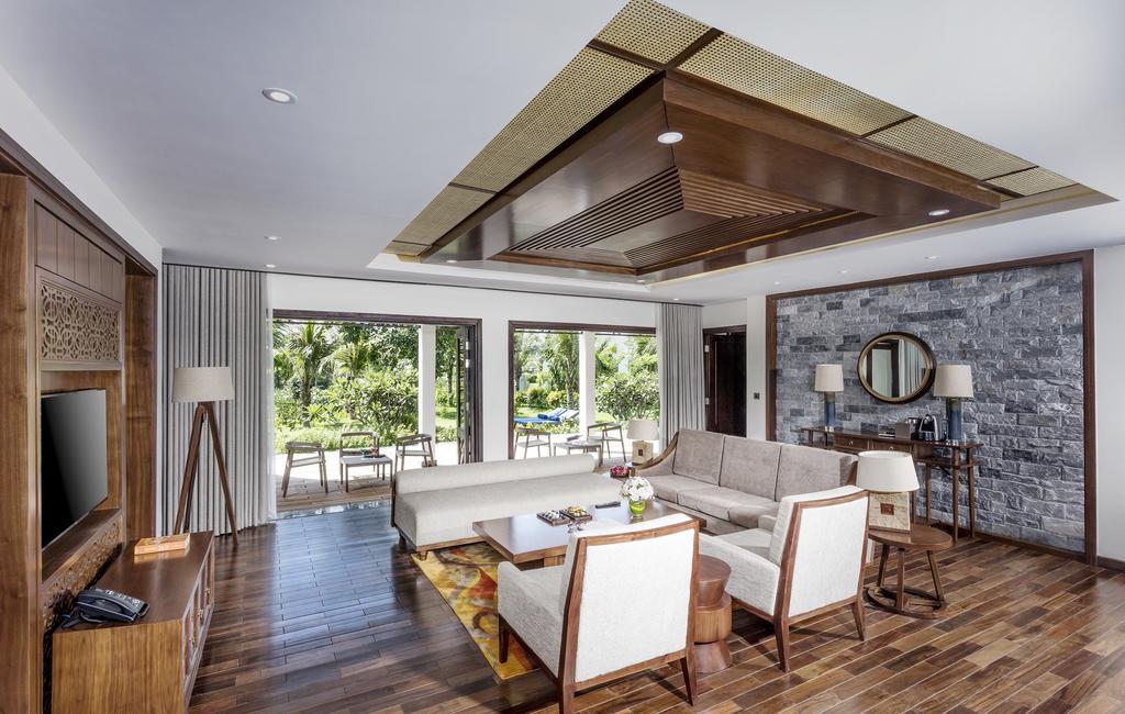 Không gian phòng tắm sang trọng tại resort Cam Ranh