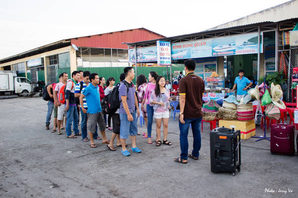 Trải nghiệm đi cano ra đảo khi du lịch Cam Ranh