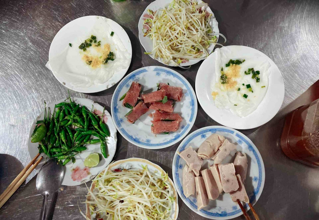 Bánh ướt Diên Khánh dẻo thơm hấp dẫn