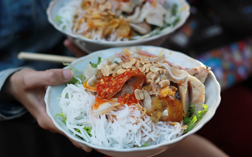 Tô bún mắm nêm đậm đà hấp dẫn