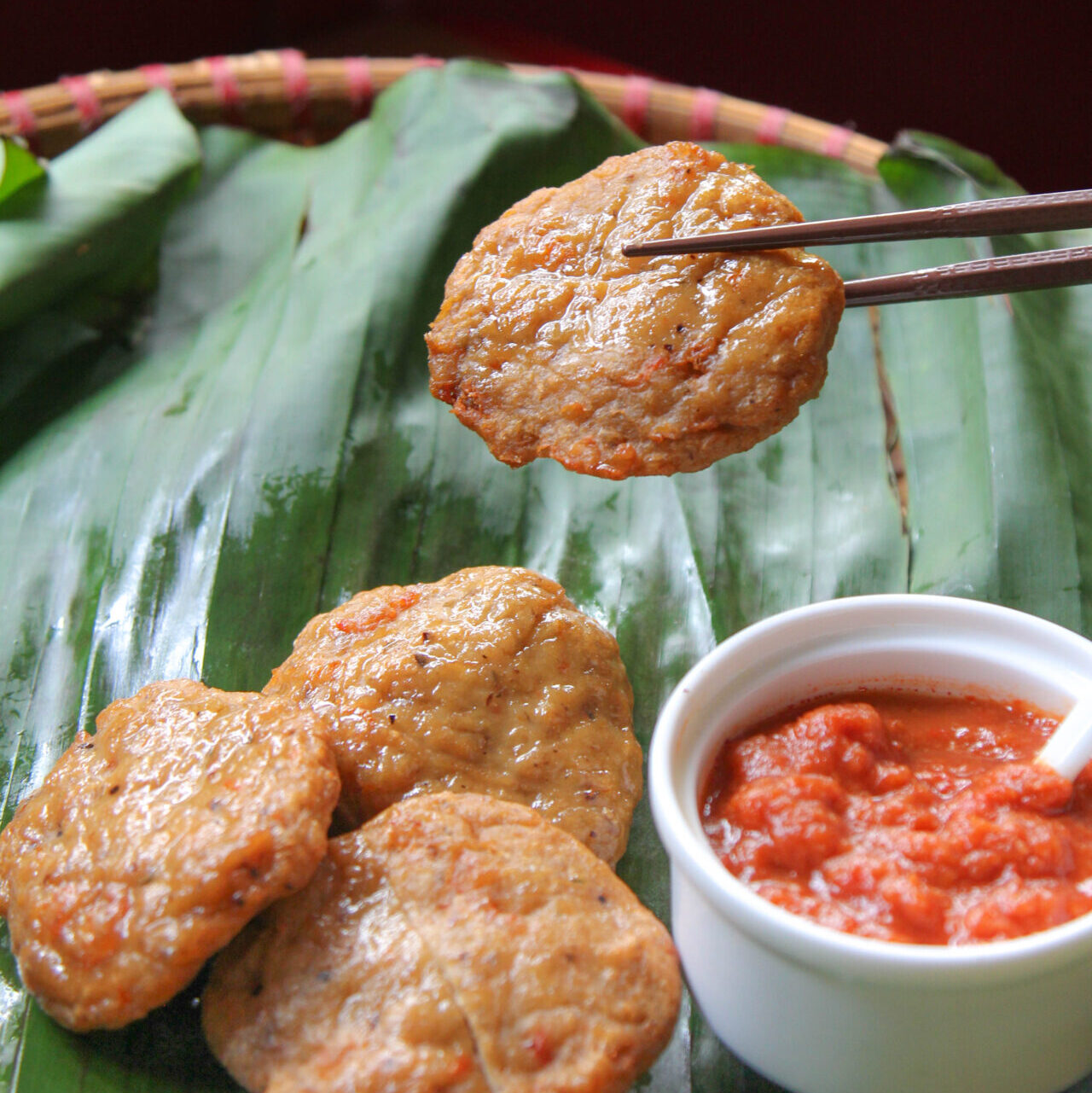 Chả tôm ăn kèm các loại bánh Huế