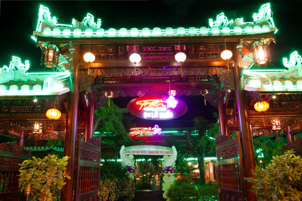Ẩm Thực Trần Đà Nẵng chuyên món bánh tráng cuốn thịt heo