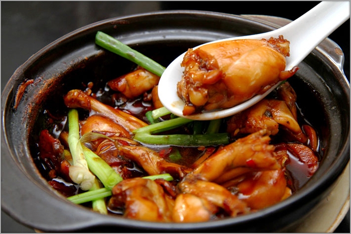 Món ếch kho tộ hoàn thiện thơm ngon