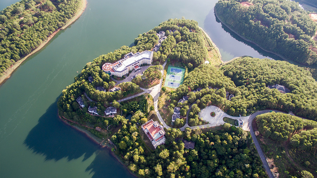 Edensee Lake Resort & Spa Đà Lạt view hồ Tuyền Lâm